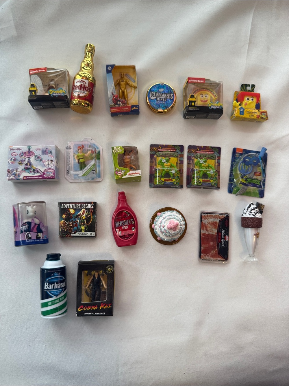 Mini Brands Lot of 20 gold Patrick SpongeBob Disney turtles
